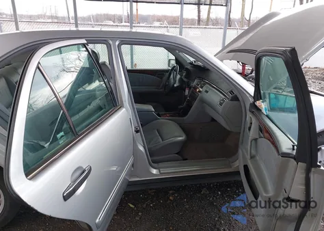 1999 Mercedes-Benz E 320 from USA, damaged, VIN WDBJF65H1XA922865